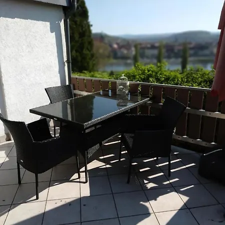 In Mit Schoener Terrasse *