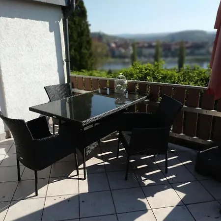 In Mit Schoener Terrasse *